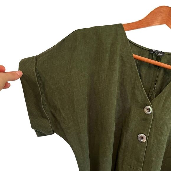 3 for $30! Ann Taylor green 100% lyocell button down top - Picture 2 of 7